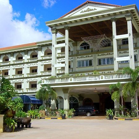 Goldiana Angkor Hotel Siem Reap Buitenkant foto