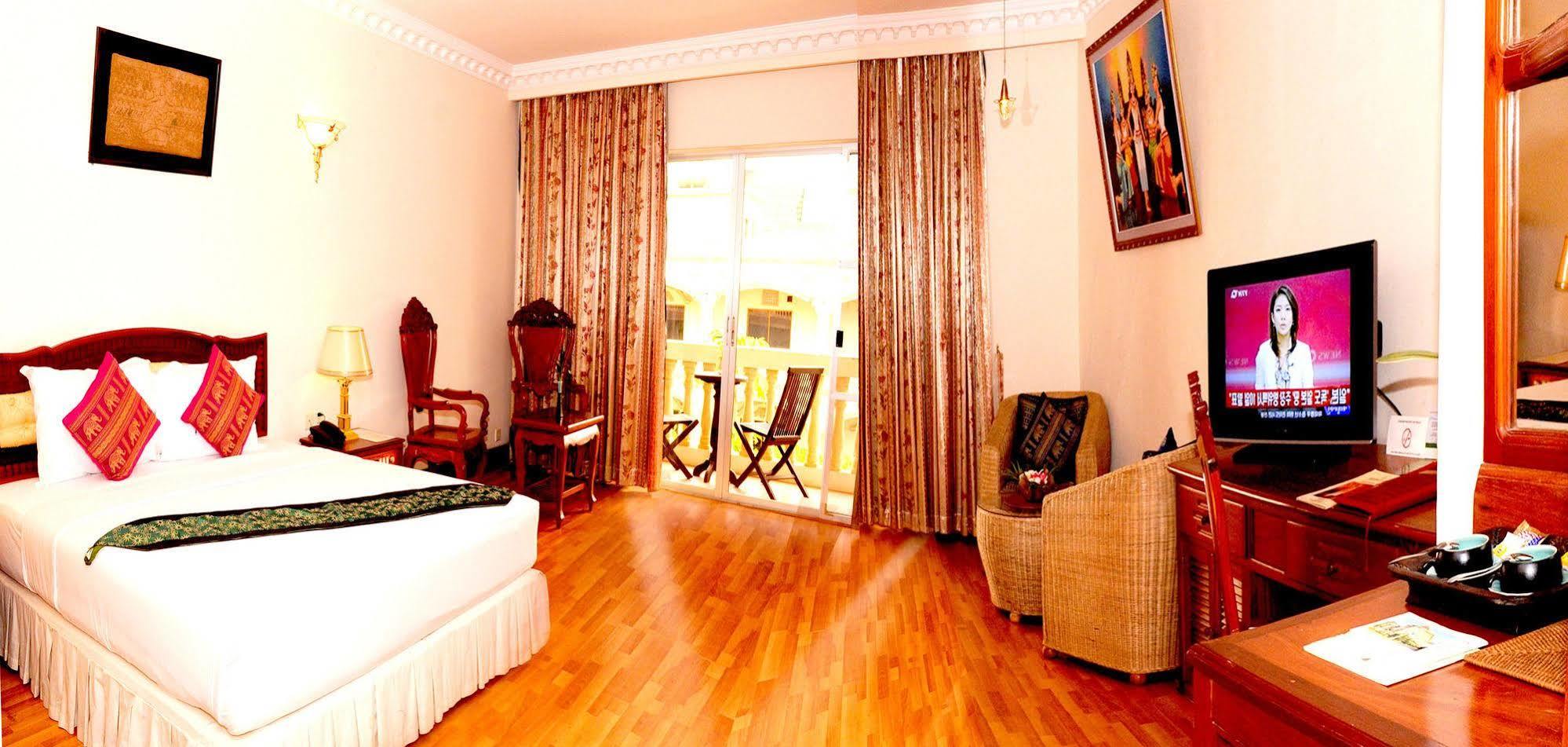 Goldiana Angkor Hotel Siem Reap Buitenkant foto